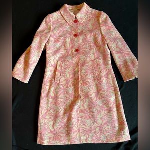 Elie Tahari Vintage style coat, size M. Light pink, cream floral patter coat.